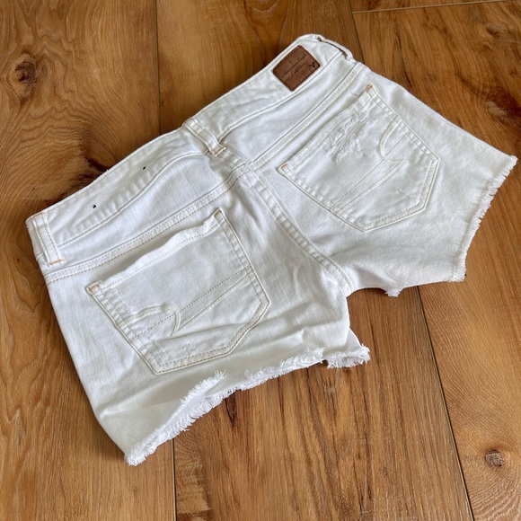 Express Shorts - Picture 2 of 3